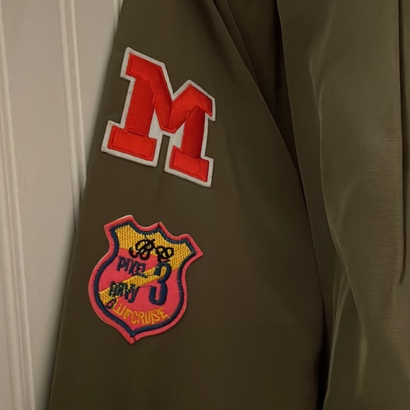 Army Green Bomber jacket with patches - Picture 3 of 3